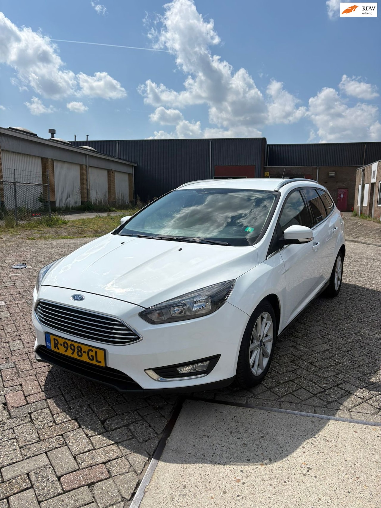 Ford Focus Wagon - 1.0 Titanium Nieuwe distributie en APK - AutoWereld.nl