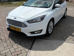 Ford Focus Wagon - 1.0 Titanium Nieuwe distributie en APK