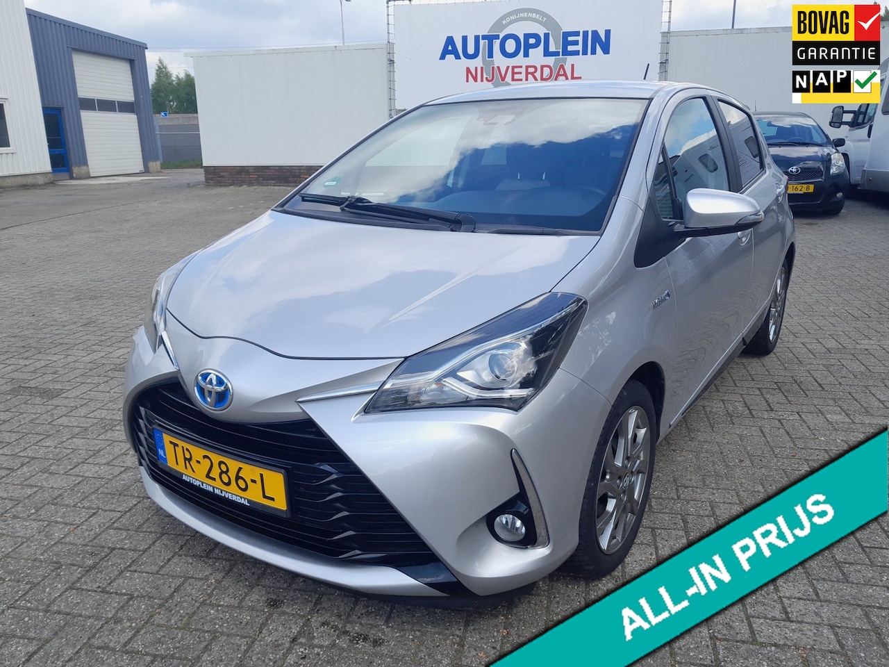 Toyota Yaris - 1.5 Hybrid Design Sport mooie sportieve Yaris op all seasonsbanden! - AutoWereld.nl