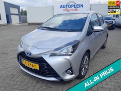 Toyota Yaris - 1.5 Hybrid Design Sport mooie sportieve Yaris op all seasonsbanden