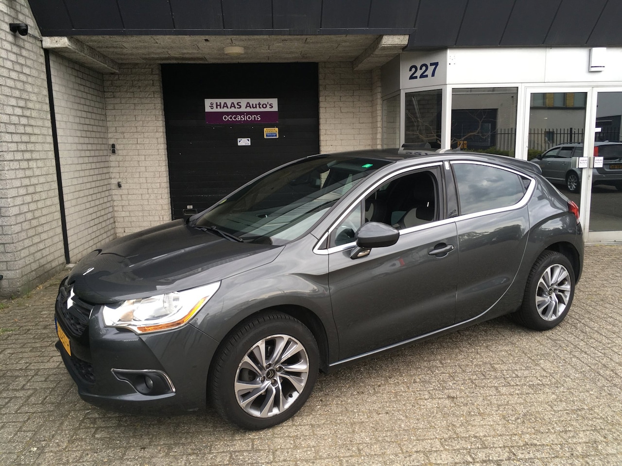 Citroën DS4 - 1.6 BlueHDi Business / FULL OPTIONS / ALU VELGEN / PANORAAM / TREKHAAK / - AutoWereld.nl