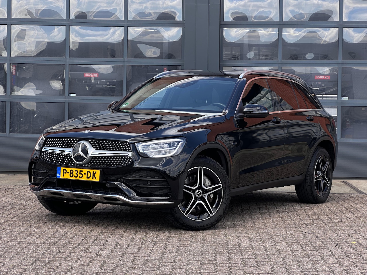 Mercedes-Benz GLC-klasse - 300e AMG Line Panoramadak | Trekhaak | Apple Carplay | 4 Seizoen banden | Stoelverwarming - AutoWereld.nl
