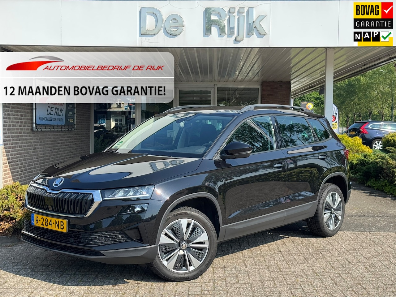 Skoda Karoq - 1.5 TSI ACT Business Edition Plus | Navi, Camera, El. Trekhaak, Stoel+Stuurverw., El. A.kl - AutoWereld.nl