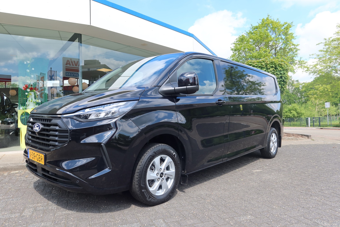 Ford Transit Custom - 320 2.0 TDCI L2H1 Limited 57dkm ZWART - AutoWereld.nl