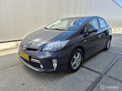 Toyota Prius - 1.8 Plug-in Executive Business Dealer Ondh. / BTW Auto / HUD / Cruise / Camera