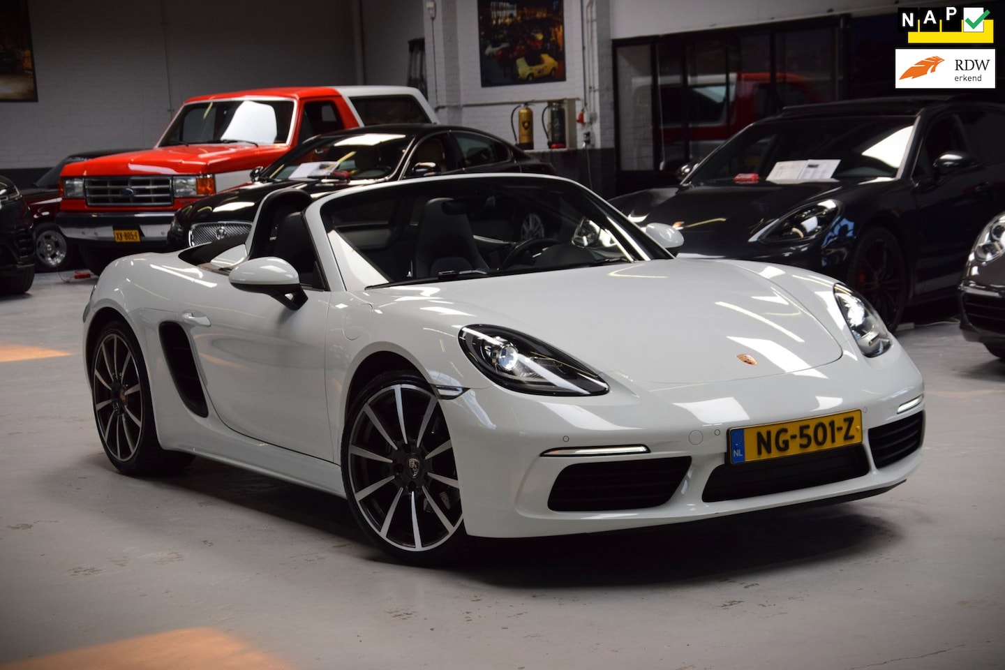 Porsche 718 Boxster - 2.0 Leder|Navi|Org.NL|Compleet Dealer onderhouden - AutoWereld.nl