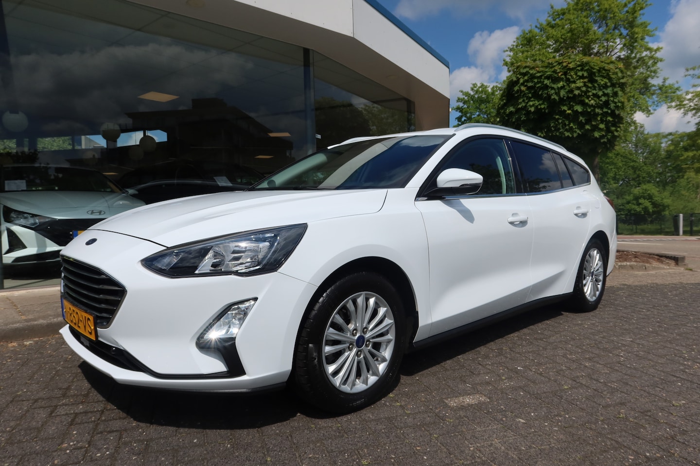 Ford Focus Wagon - 1.0 Eco. Titanium X Business AUTOMAAT AGR-Stoelen I Trekhaak I - AutoWereld.nl