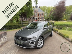 Volkswagen T-Roc - 1.5 TSI Sport | Keyless | Camera | Trekhaak | DigiDash |