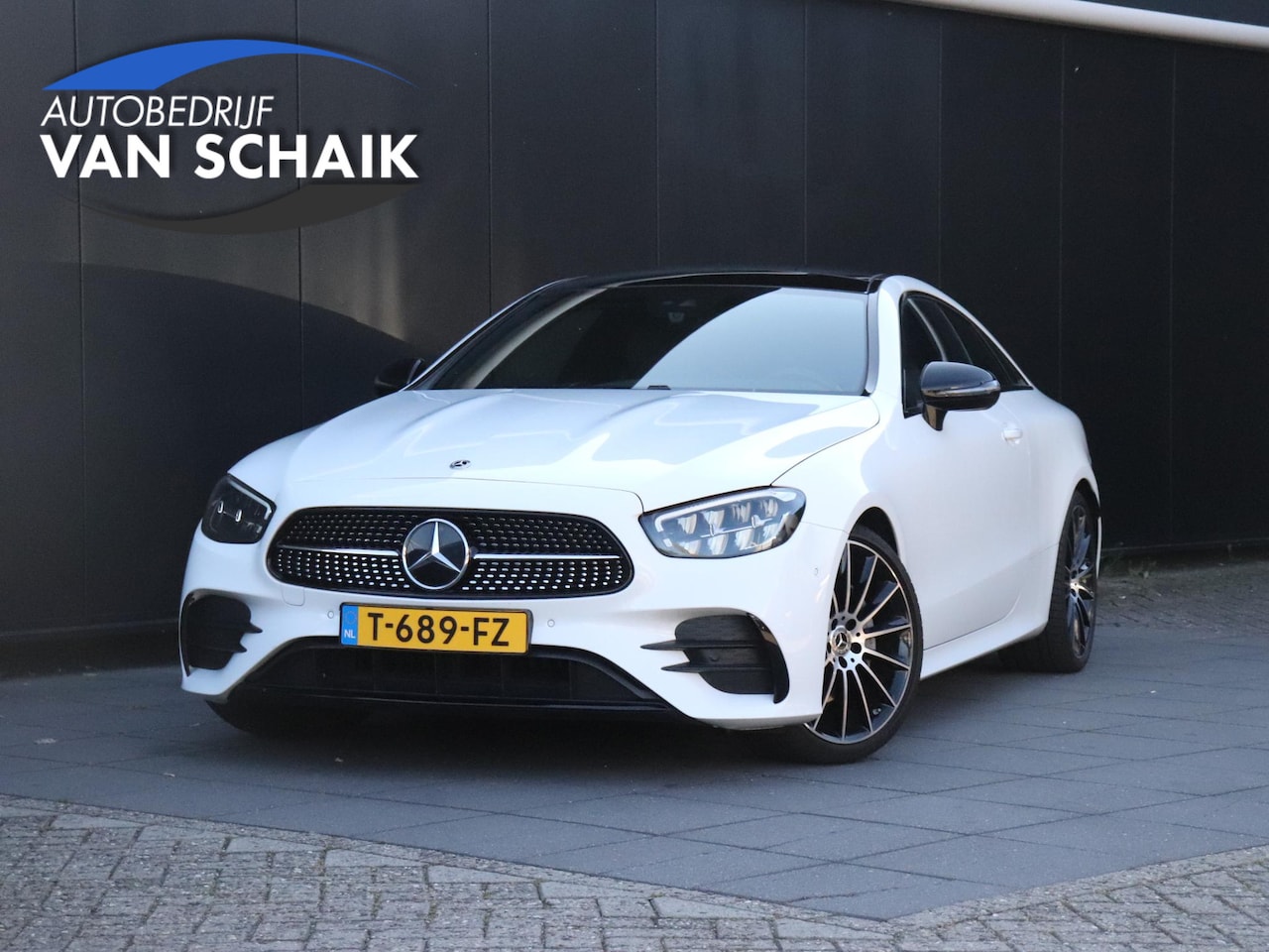 Mercedes-Benz E-klasse Coupé - 200 AMG Line | PANO-DAK | STOELVERW. | CAMERA | NAVI | APPLE CARPLAY | CRUISE | - AutoWereld.nl