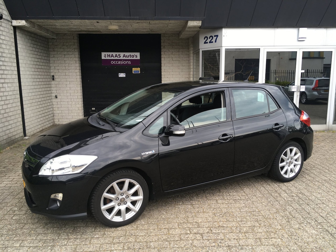 Toyota Auris - 1.8 Full Hybrid Business / CAMERA / NAVI / TREKHAAK / KM+NAP / - AutoWereld.nl