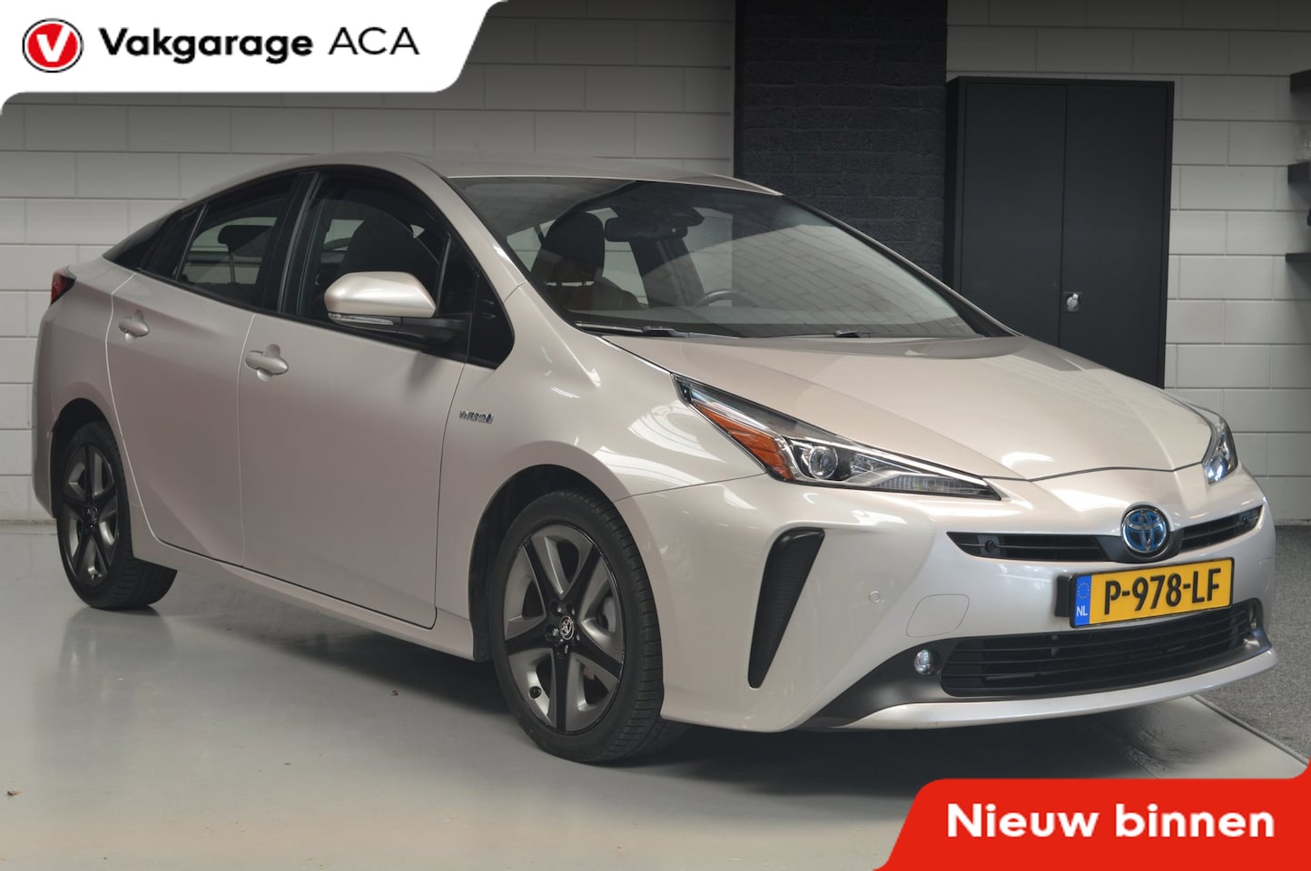 Toyota Prius - 1.8 Dynamic // NAVI // CAMERA // ADAPTIVE CRUISE // KEYLESS // HEAD-UP // - AutoWereld.nl
