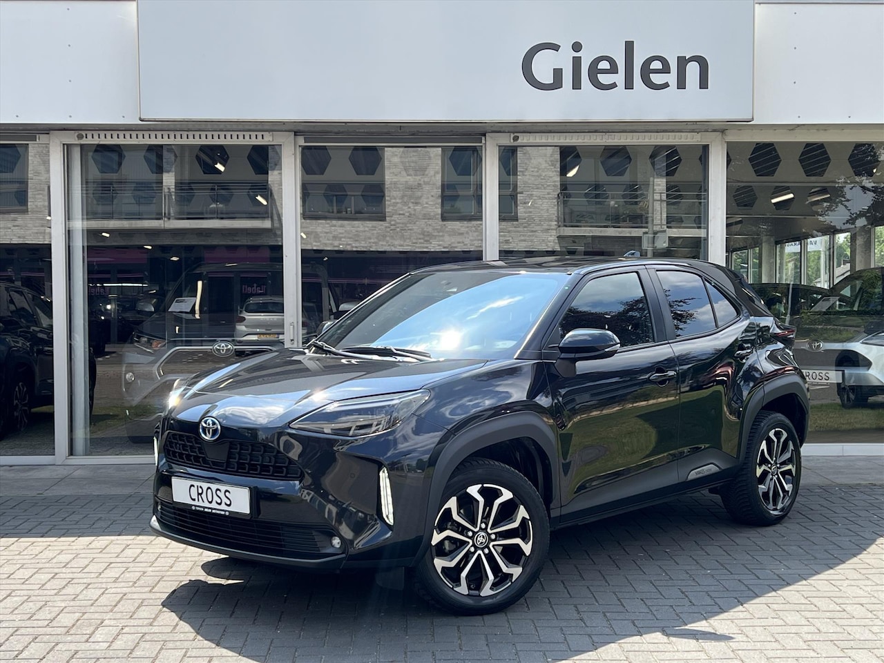 Toyota Yaris Cross - 1.5 Hybrid Dynamic Comfort pack | Dodehoekherkenning, Parkeersensoren, Stoel + Stuurverwar - AutoWereld.nl