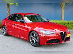 Alfa Romeo Giulia - 2.0T Super - 19" - Rosso Alfa