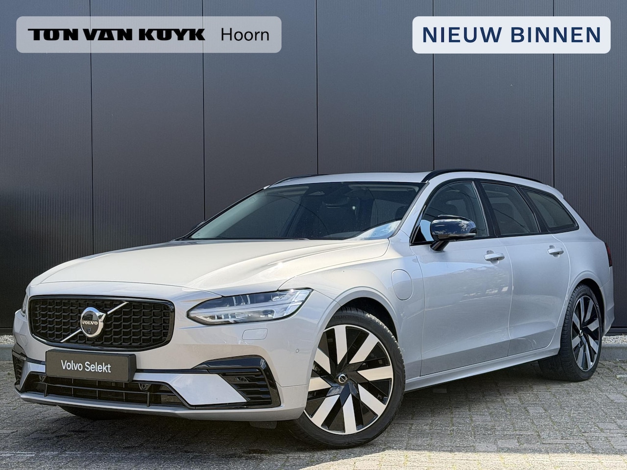 Volvo V90 - 2.0 T6 Plug-in hybrid AWD Ultra Dark 360 camera/ intellisafe/ schuifdak/climate/ head up d - AutoWereld.nl