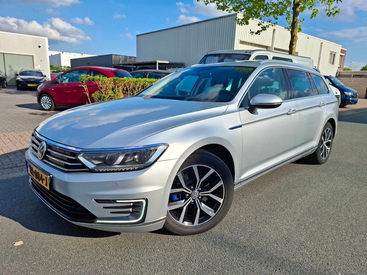 Volkswagen Passat Variant - 1.4 TSI GTE Highline CLIMA/ADAPTIVE CRUISE/PANO/NAVI! - AutoWereld.nl