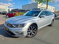 Volkswagen Passat Variant - 1.4 TSI GTE Highline CLIMA/ADAPTIVE CRUISE/PANO/NAVI