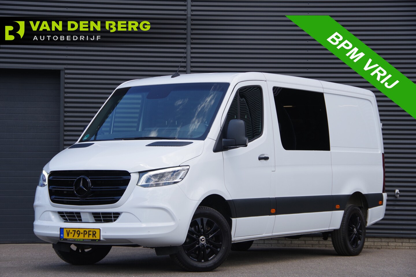 Mercedes-Benz Sprinter - 319 3.0 V6 L2H1 DC-6P, 3.5T TREKHAAK, LED, ADAPT. CRUISE, MBUX 10'', CAMERA, NAVI, GEVEERD - AutoWereld.nl