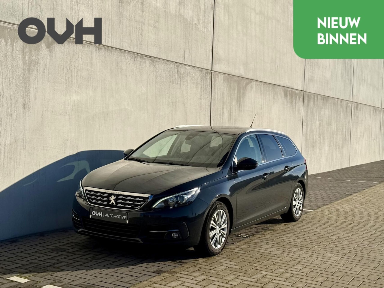 Peugeot 308 SW - 1.2 Allure | pano | camera | CarPlay | cruise - AutoWereld.nl