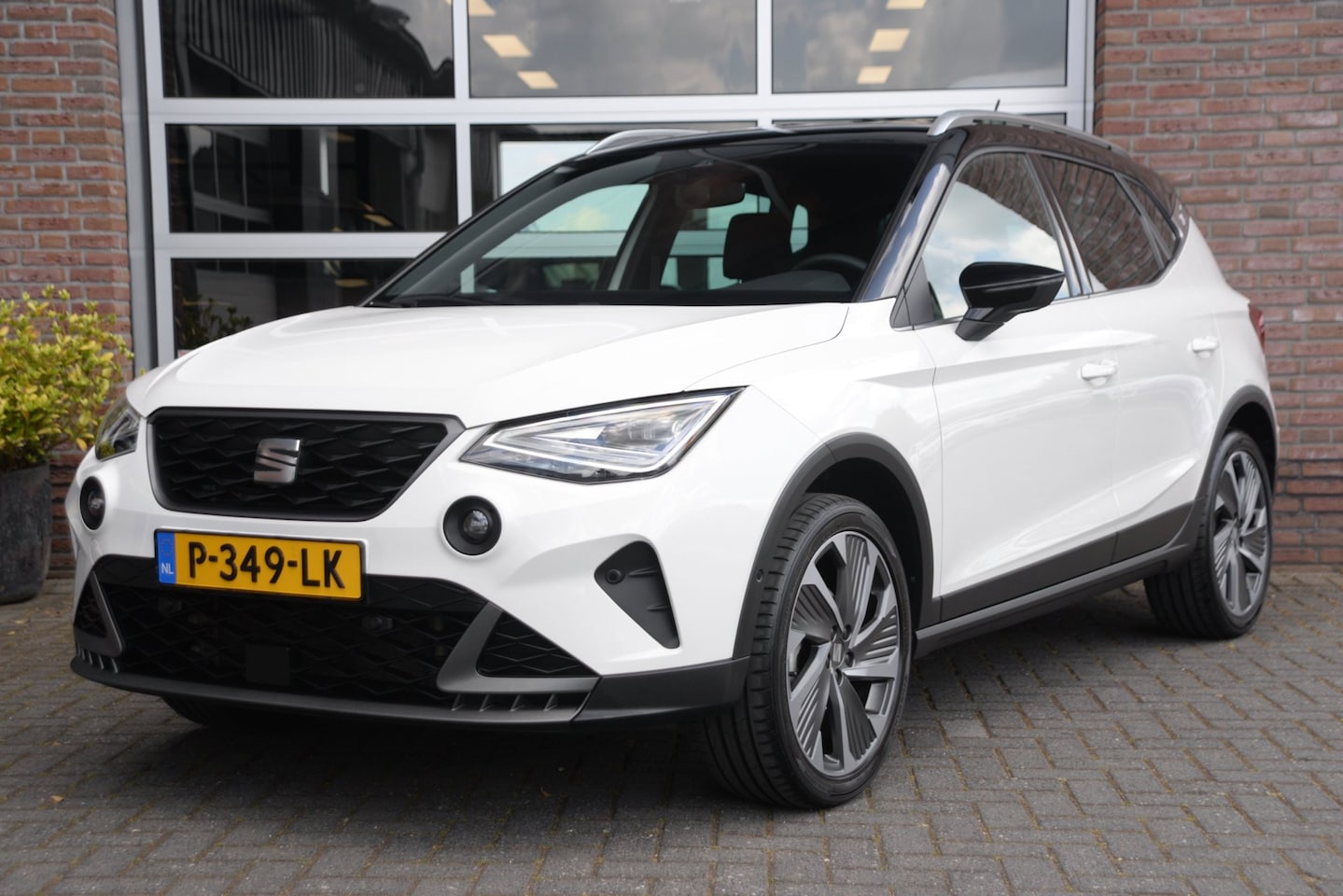 SEAT Arona - 1.0 TSI FR Business Intense | Camera | Carplay | Virt. cockpit | - AutoWereld.nl