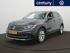 Volkswagen Tiguan - 1.4 TSI eHybrid Life Business Automaat - Navigatie - IQ Light - ACC - Camera - Achterklep