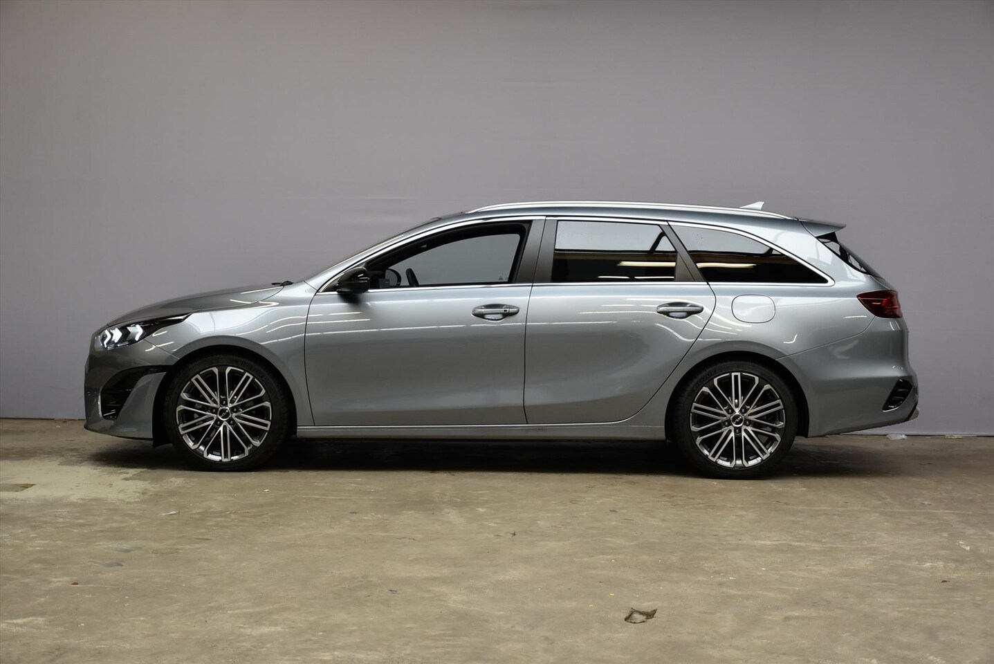 Kia Cee'd Sportswagon - Ceed Sw 1.5 T-GDi 140pk DCT7 GT-PlusLine - AutoWereld.nl