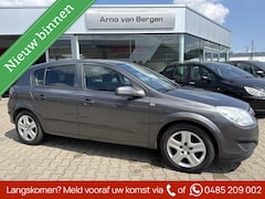 Opel Astra - 1.6 Business, navigatie, cruisecontrol, airco, pdc, trekhaak, zeer nette auto, de distribu