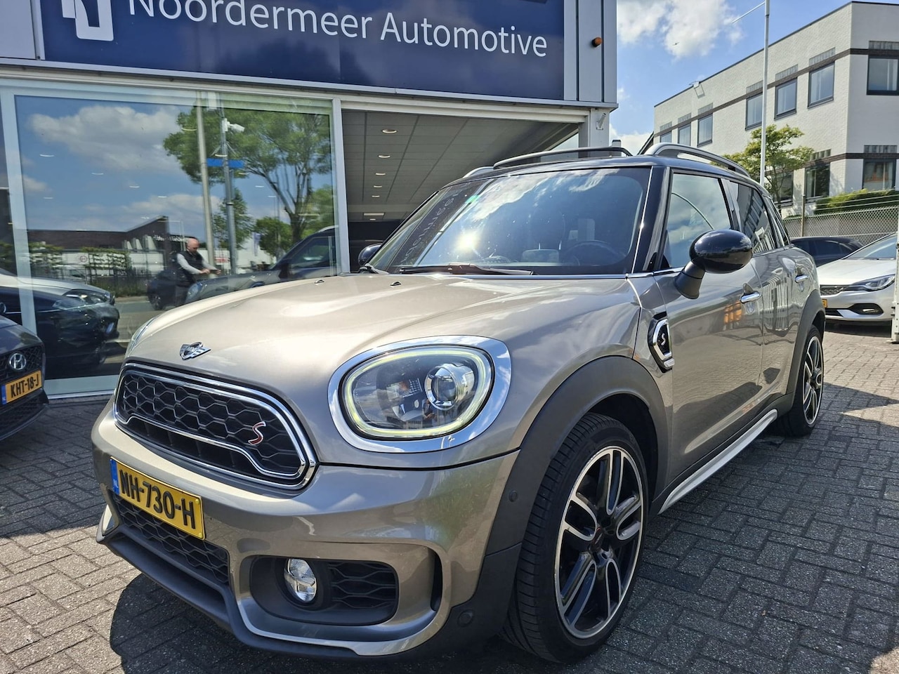 MINI Countryman - Mini 2.0 Cooper S ALL4 John Cooper Works / harman kardon / leer / panoramadak / camera - AutoWereld.nl