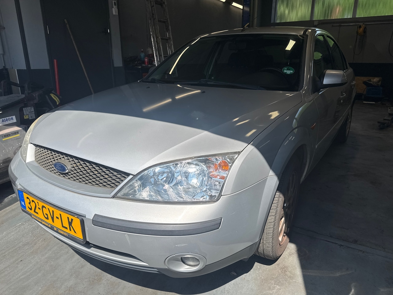 Ford Mondeo - 1.8-16V First Edition 1 jaar apk - AutoWereld.nl