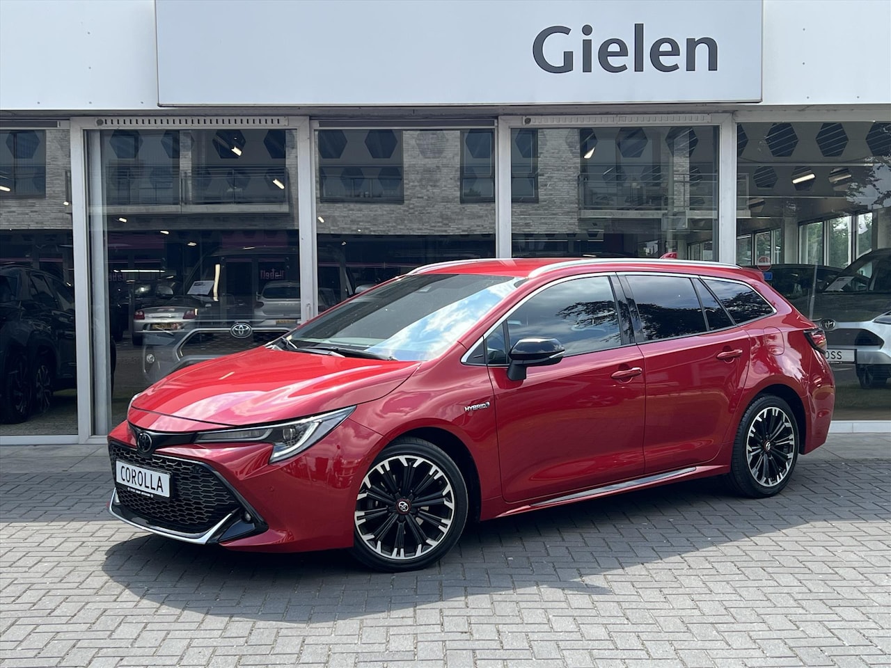 Toyota Corolla Touring Sports - 1.8 Hybrid GR Sport | Trekhaak, Navigatie, LED, Stoelverwarming, Parkeersensoren, CarPlay - AutoWereld.nl