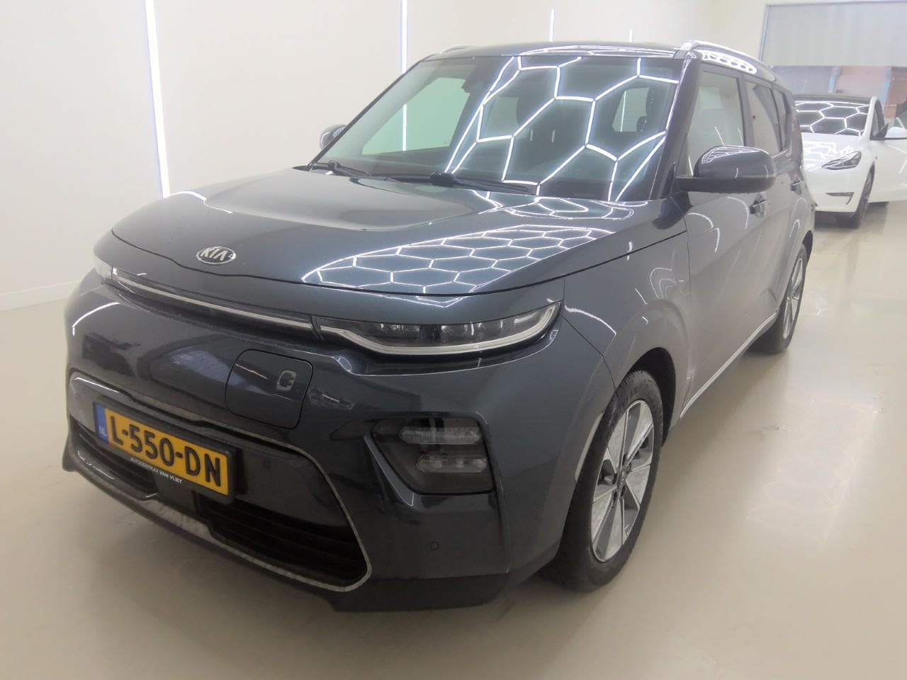 Kia e-Soul - DynamicPlusLine 64 kWh | Navigatie | Parkeercamera | - AutoWereld.nl