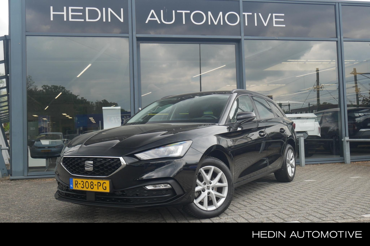 SEAT Leon Sportstourer - 1.0 TSI Style Business Intense Navigatie | Lichtmetalen velgen 16'' | Airco | Airco Sepera - AutoWereld.nl
