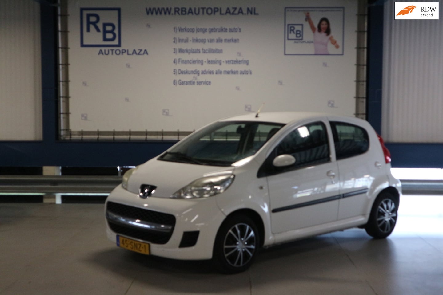 Peugeot 107 - 1.0-12V XS / AIRCO / CARPLAY / NAP / APK 2027 / 5DRS ! ! ! - AutoWereld.nl