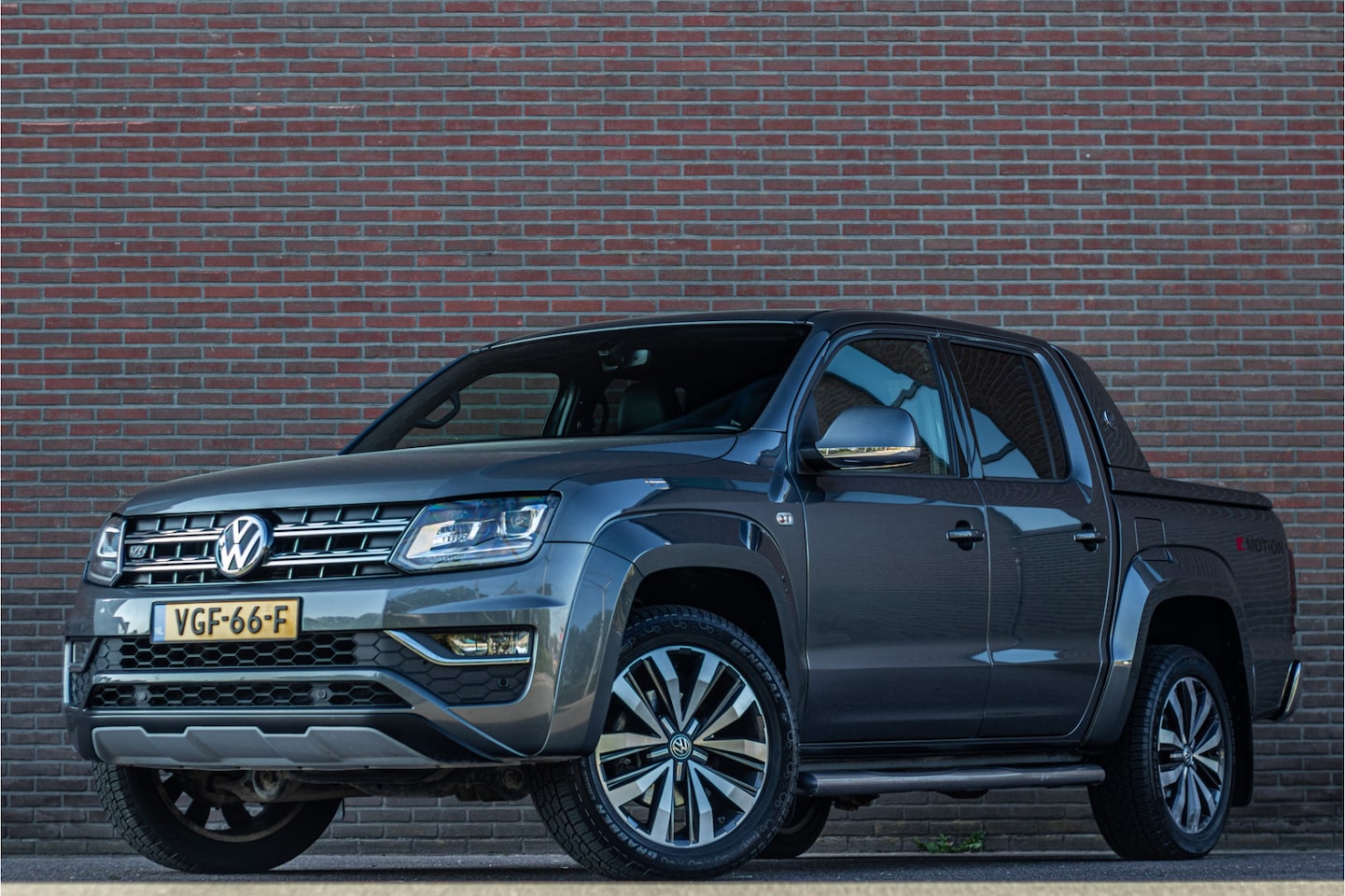 Volkswagen Amarok - 3.0 TDI V6 258pk 4Motion Plus Cab Aventura, Luchtvering, Leder, Carplay, Trekhaak, Stoelve - AutoWereld.nl