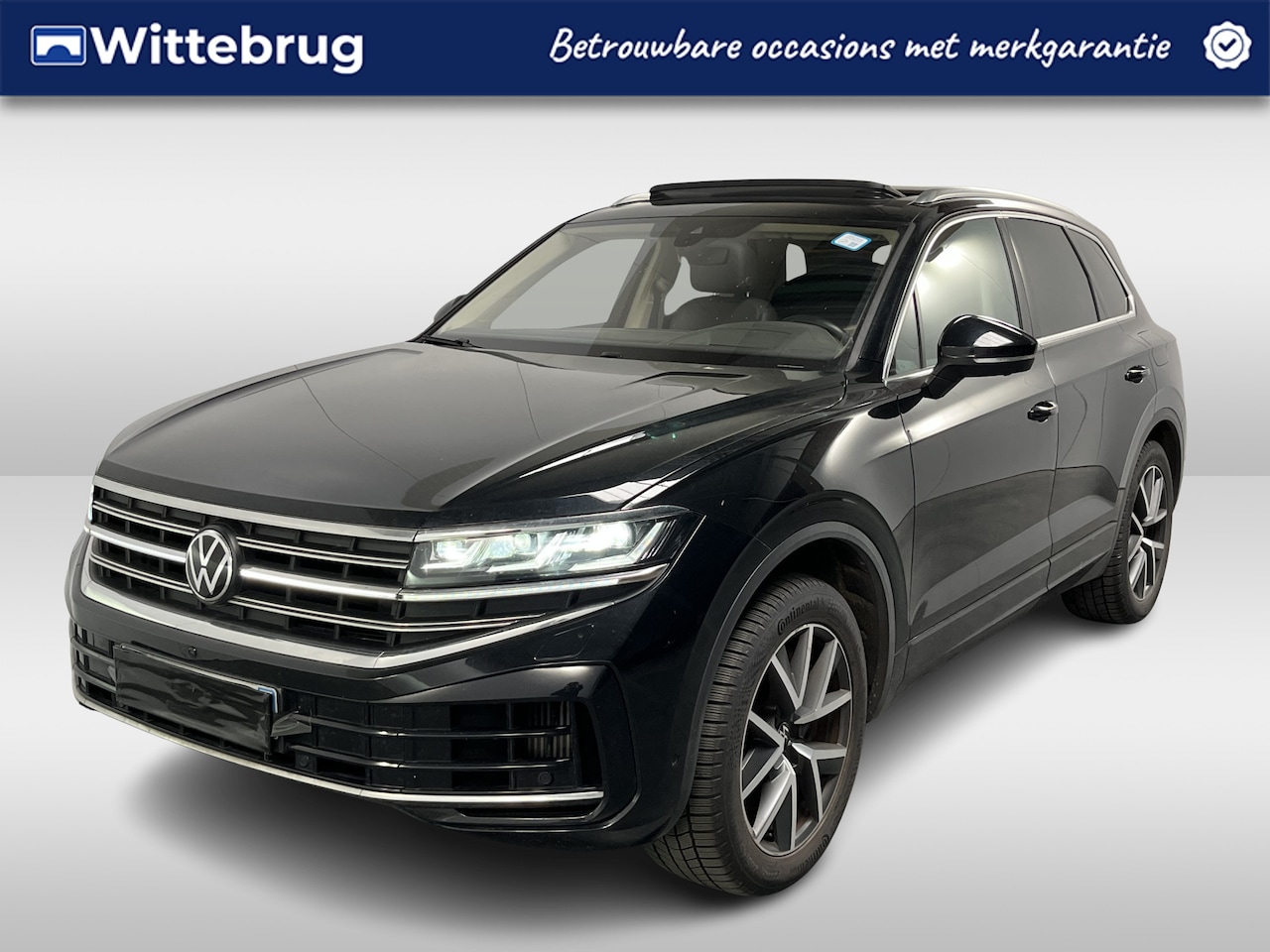 Volkswagen Touareg - 3.0 TSi eHybrid 4MOTION Elegance / AUTOMAAT/ 381PK/ PANO/ TREKHAAK/ ACC/ MEMORY SEAT/ MASS - AutoWereld.nl