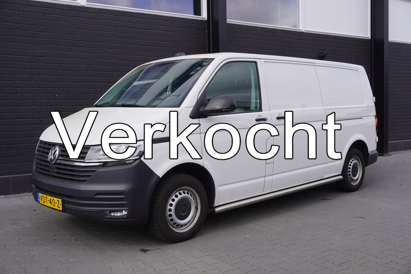 Volkswagen Transporter - 2.0 TDI 150PK L2 Automaat 2x Schuif EURO 6 - Airco - Navi - Cruise - € 11.950,- Excl. - AutoWereld.nl
