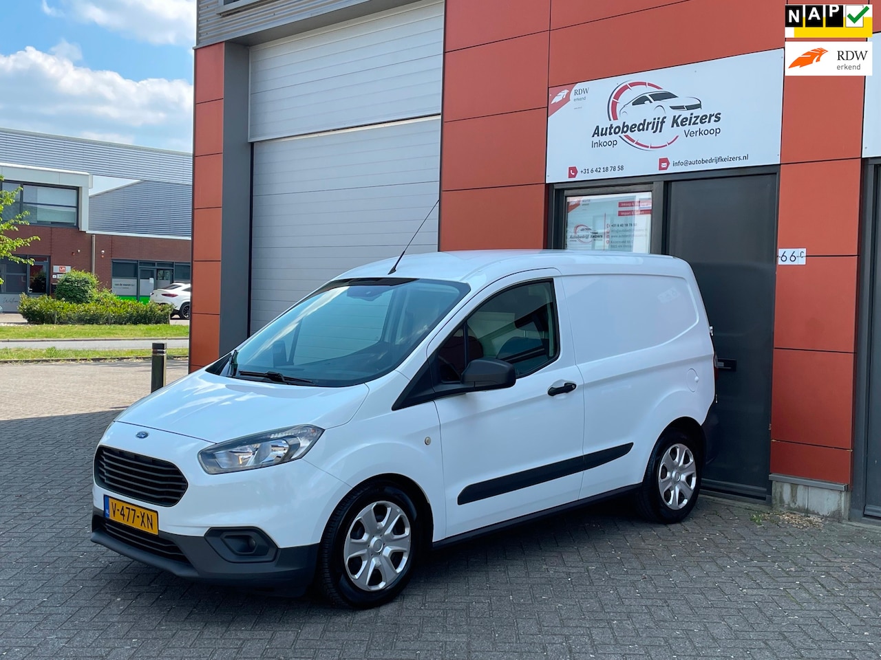 Ford Transit Courier - 1.5 TDCI Trend APK AIRCO CRUISE NAP DAB+ NAVI STOELVERWARMING - AutoWereld.nl