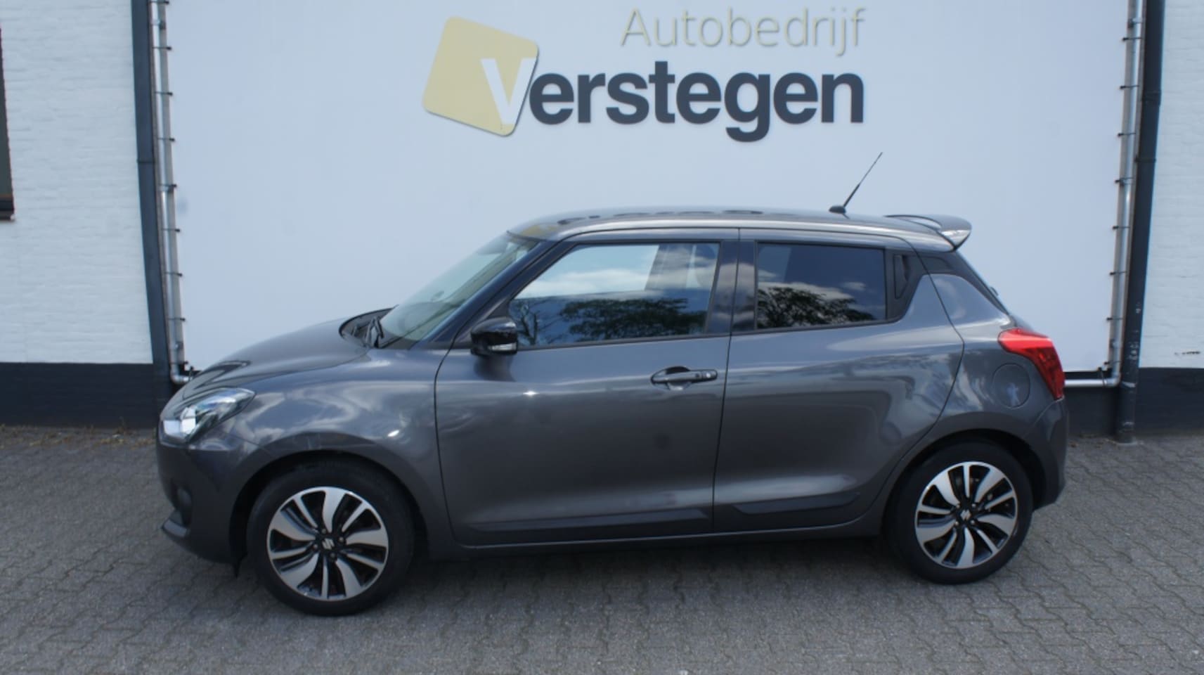 Suzuki Swift - 1.2 Stijl Smart Hybr - AutoWereld.nl