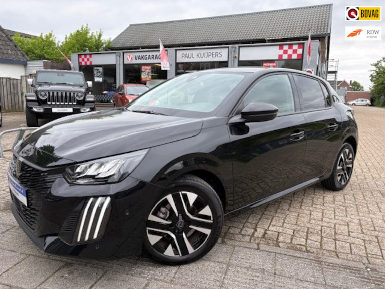 Peugeot 208 - 1.2 PureTech 100 Allure *camera voor/achter + clima + pdc + navi* - AutoWereld.nl
