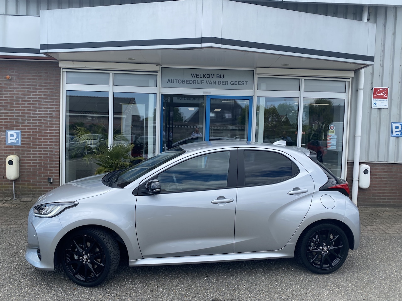 Toyota Yaris - 1.5 Hybrid Executive 1.5 Hybrid Executive - AutoWereld.nl