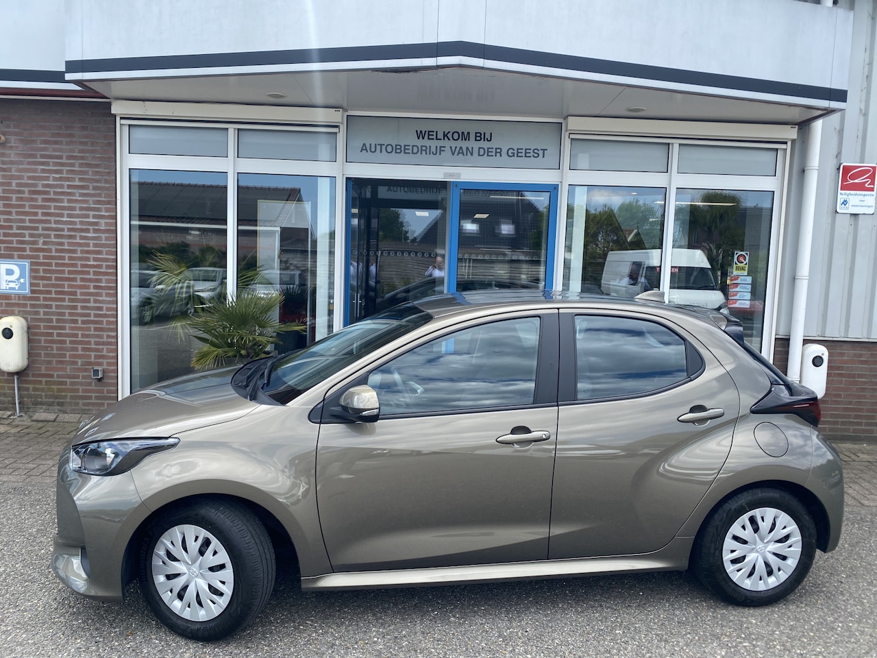Toyota Yaris - 1.5 Hybrid Active 1.5 Hybrid Active - AutoWereld.nl