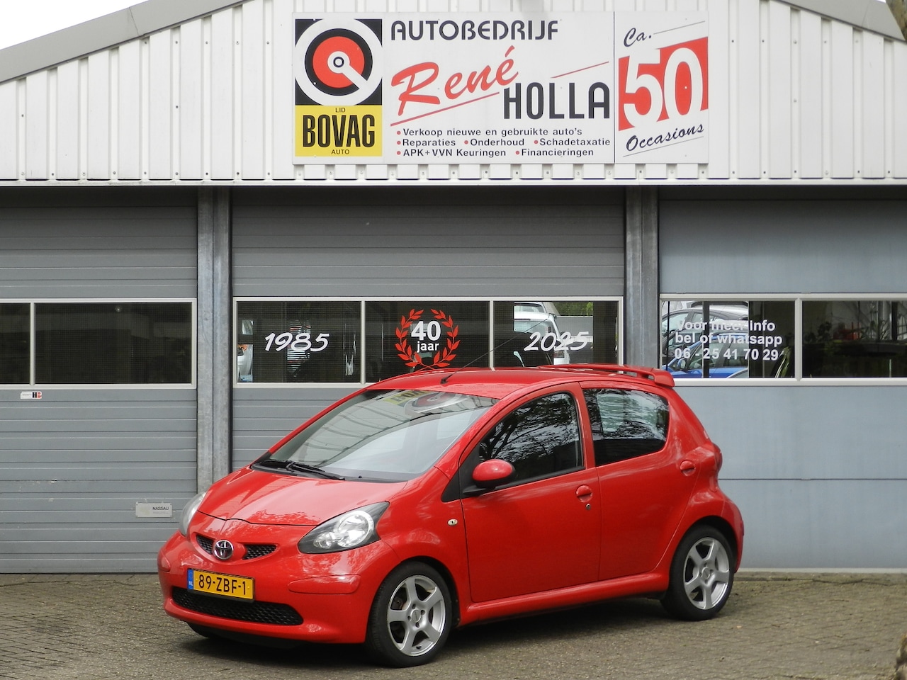 Toyota Aygo - 1.0-12V Sport Airco 15"LMV Centrale slot vergrendeling - AutoWereld.nl