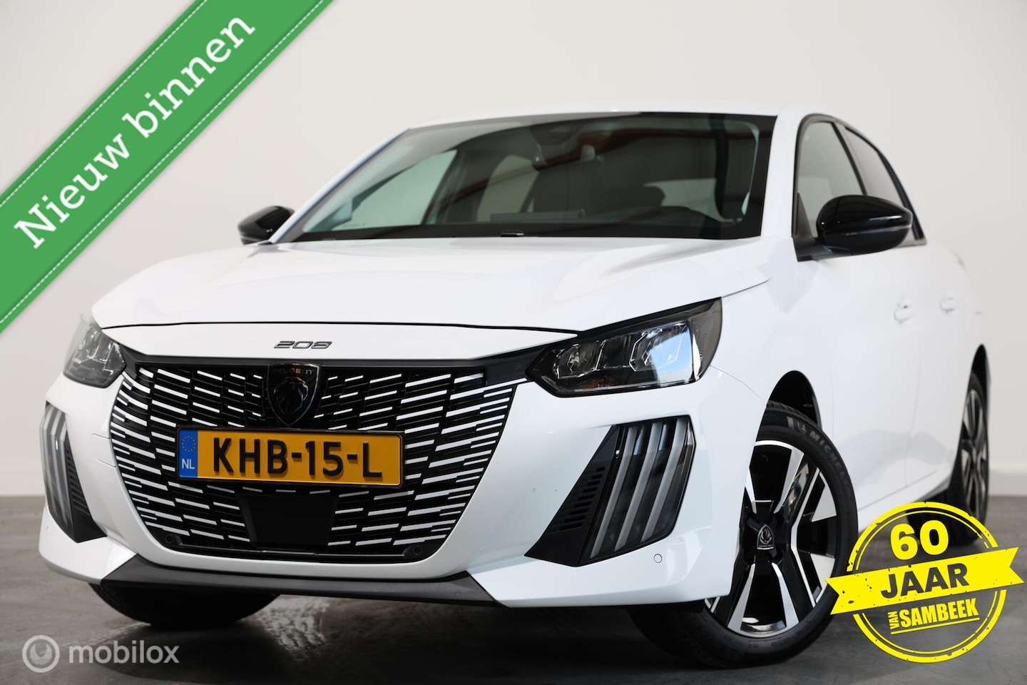 Peugeot 208 - Hybrid 100 Style - Automaat - Carplay - Cruise - Parkeersensoren - AutoWereld.nl