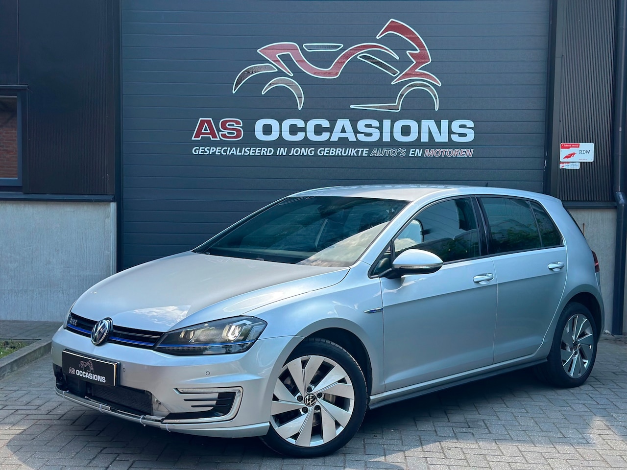 Volkswagen Golf - 1.4 TSI GTE - CarPlay - Trekhaak - Keyless - AutoWereld.nl