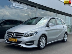 Mercedes-Benz B-klasse - 180 Ambition Style automaat / wegklapbare trekhaak / apple-carplay / achteruitrijcamera