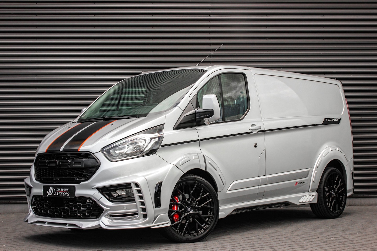 Ford Transit Custom - 320 2.0 TDCI L1H1 Sport 185PK 1X SCHUIFDEUR / SPECIAL CUSTOM / 98DKM / AUTOMAAT / APPLE CA - AutoWereld.nl