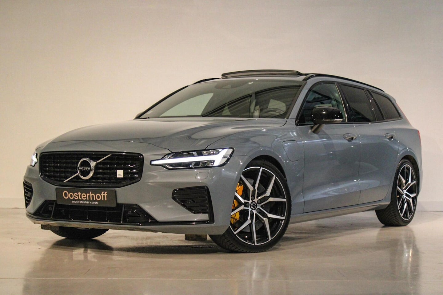 Volvo V60 - 2.0 T8 AWD Polestar Engineered 2.0 T8 AWD Polestar Engineered - AutoWereld.nl