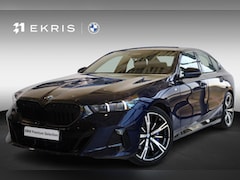 BMW 5-serie - Sedan 520i | M Sport Pro | Glazen Panoramadak | Stuur & Stoelverwarming | Leder | Active C