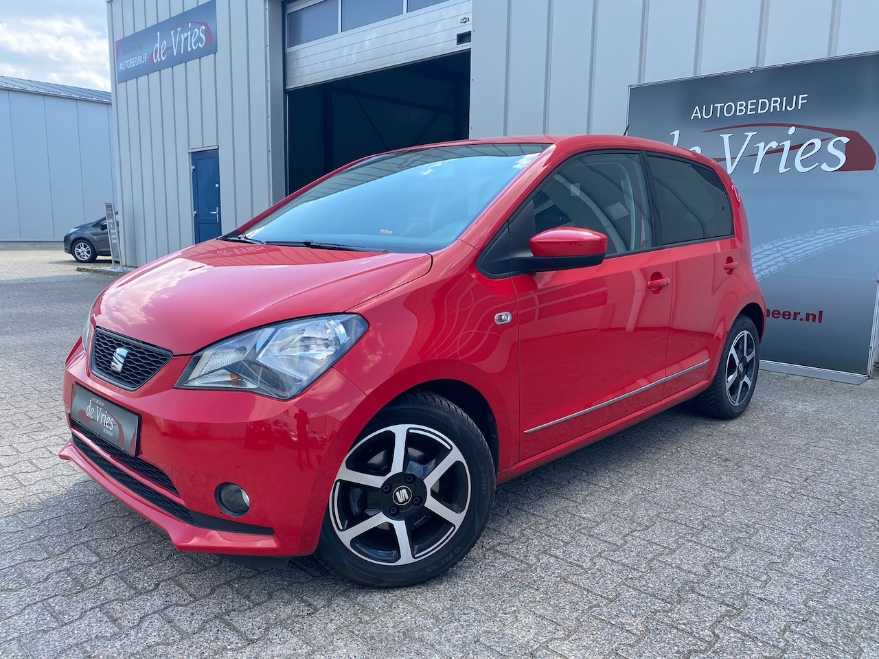 SEAT Mii - 1.0 Sport Dynamic / Airco / Cruise / Navi / PDC / Stoelverw. / Privacy Glass / LMV - AutoWereld.nl