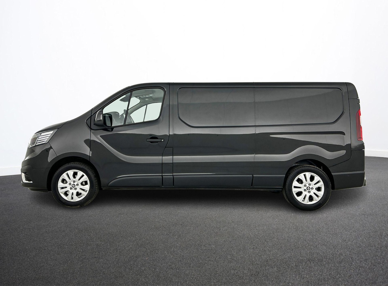 Renault Trafic - 2.0 Blue dCi 150 EDC T30 L2H1 Advance Navigatie Airco Lichtmetalen velgen Betimmering Trek - AutoWereld.nl