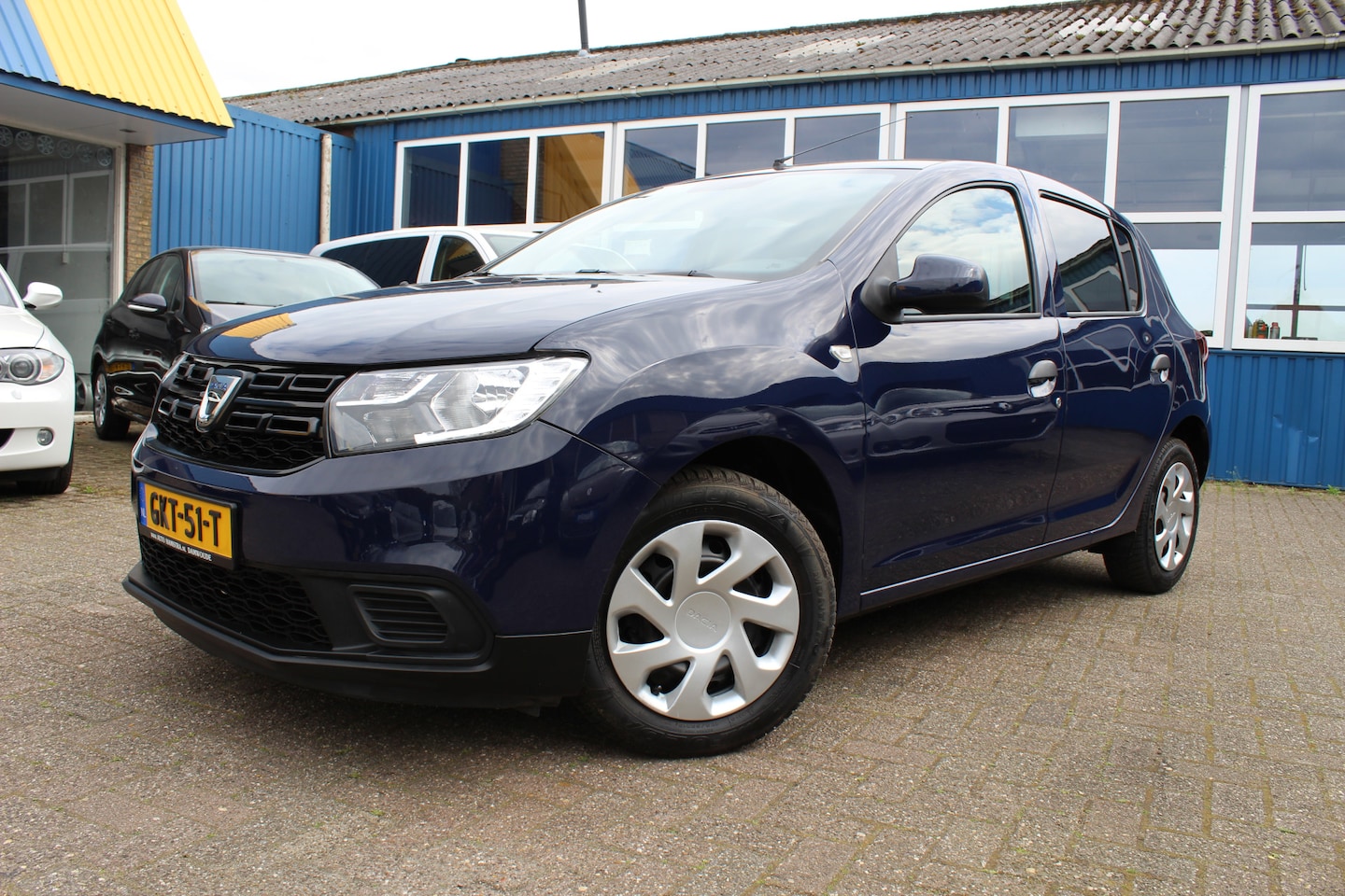 Dacia Sandero - 1.0 SCe "Laureate" LED - Isofix - Trekhaak !!! - AutoWereld.nl